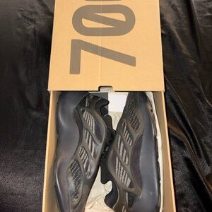 Yeezy Men's Black and Gray Sneakers